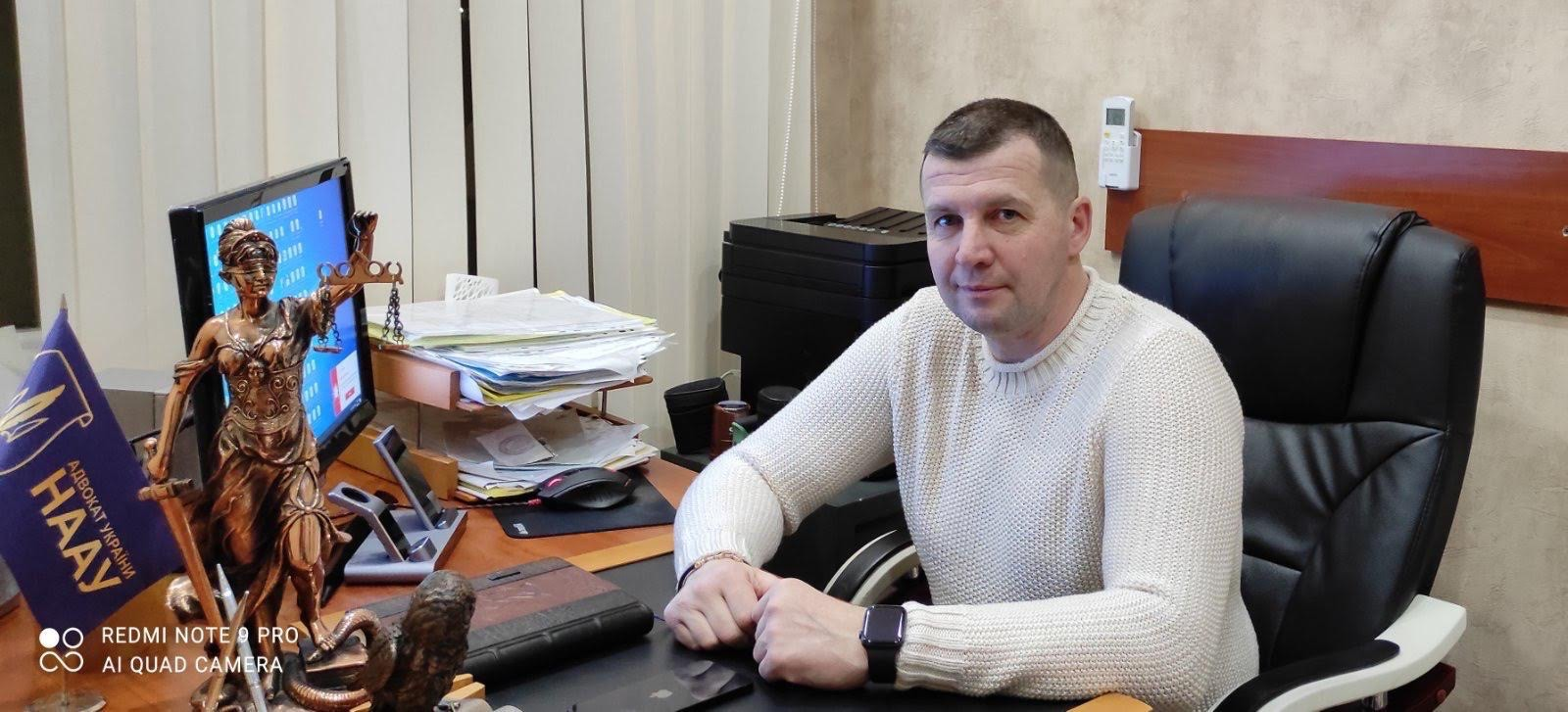 Копичко Ігор Анатолійович - адвокат у своєму офісі